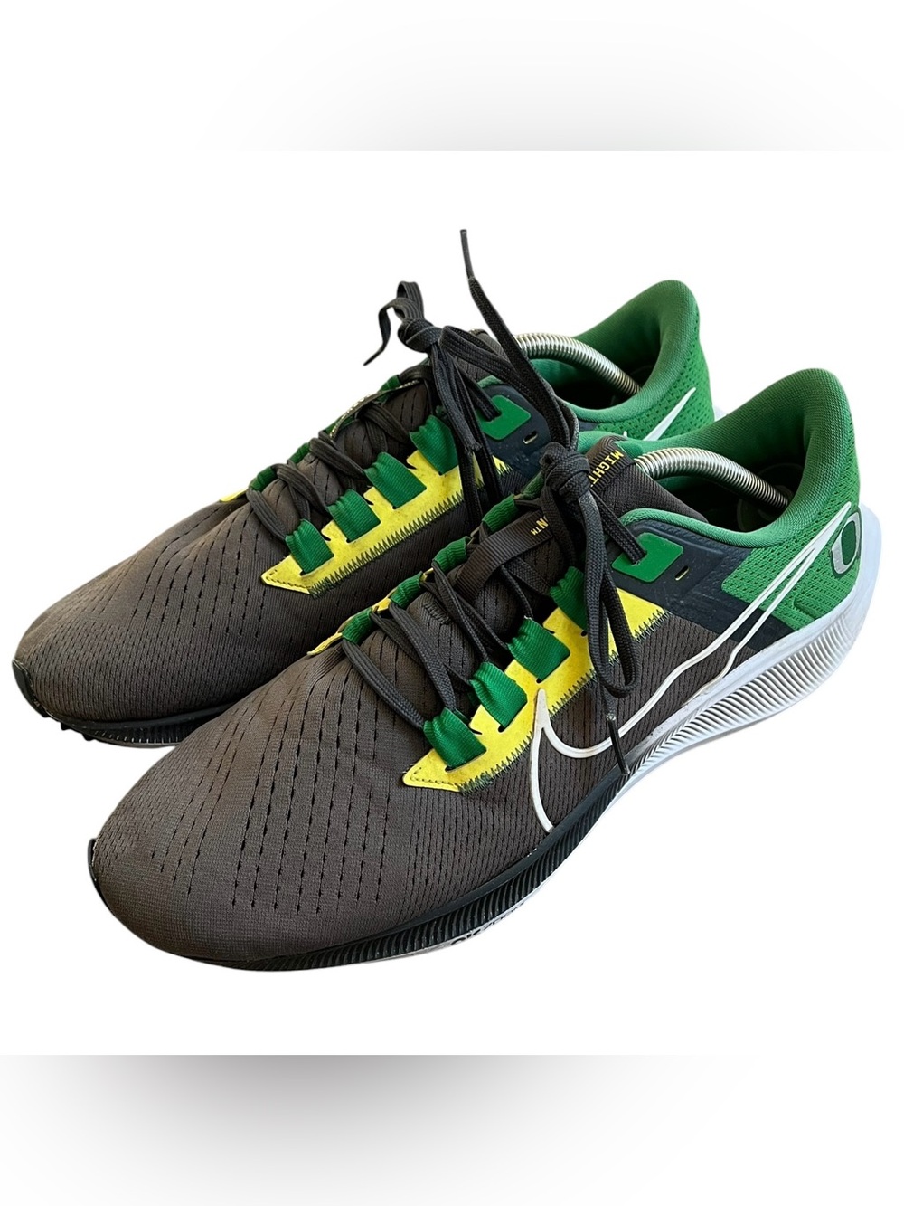 Nike Air Zoom Pegasus 38 Oregon Ducks Mens 12 DJ0840-001 Green & Yellow Sneakers